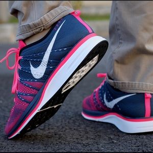 Nike Flyknit Trainer (Jordan 1 Bred - White Laces)